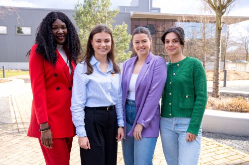 HR-trainees Kleurgevers 6